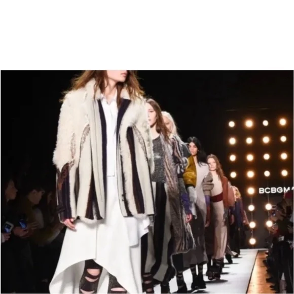 NEW RUNWAY* Bcbgmaxazria Runway The Monaco Real fur vest* Runs M-L - Picture 5 of 11